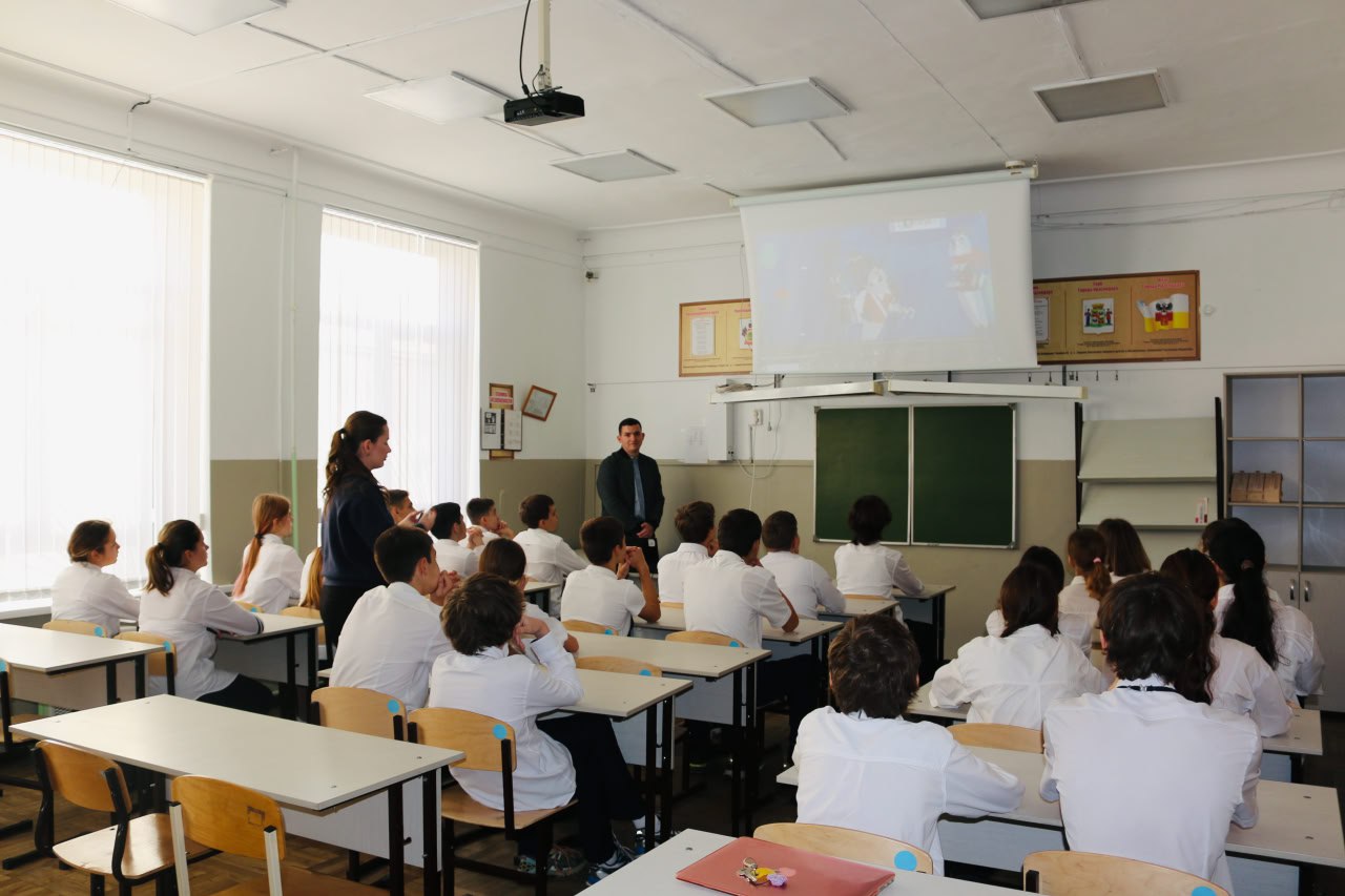 На "Цифровом ликбезе" школьники Кубани освоили полезные цифровые привычки