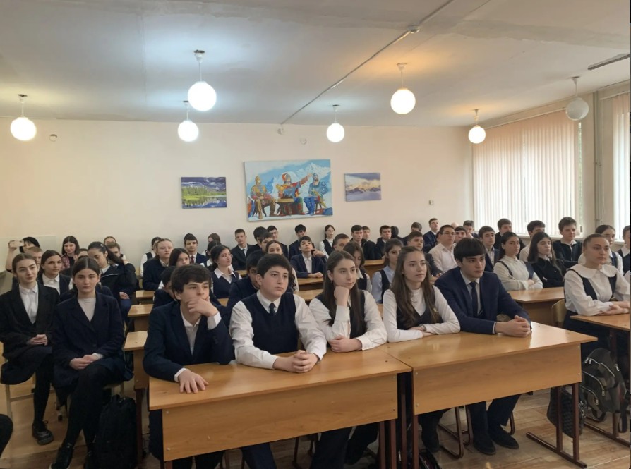 Во Владикавказской школе № 46 прошел очередной Цифровой ликбез