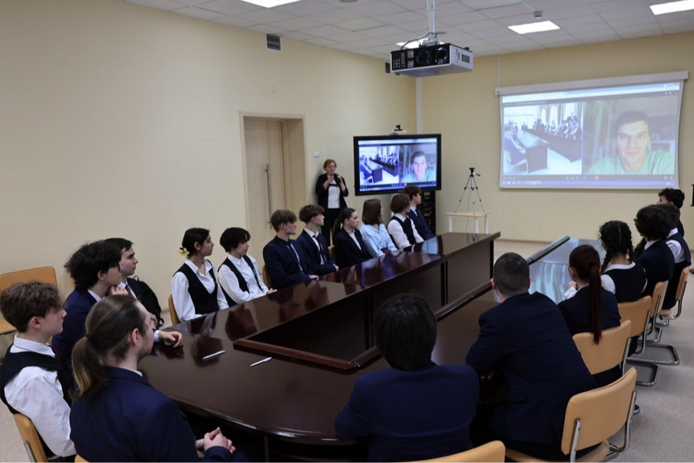 Новый "Урок цифры" прошел для тюменских школьников